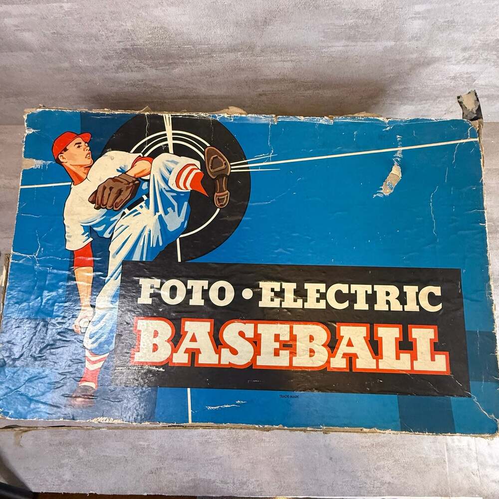 Vintage 1949 Cadaco-Ellis Foto-Electric Baseball Board Game